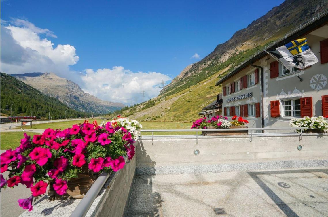 Gasthaus & Hotel Berninahaus Pontresina Exteriör bild